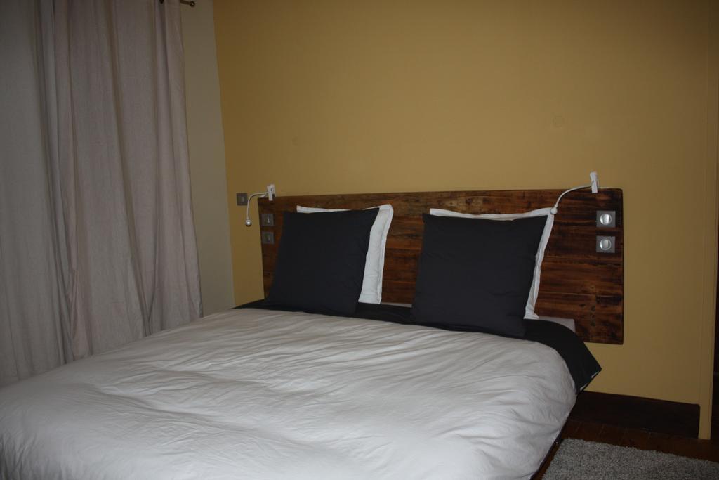 Bed In Bellongue Aucazein Zimmer foto